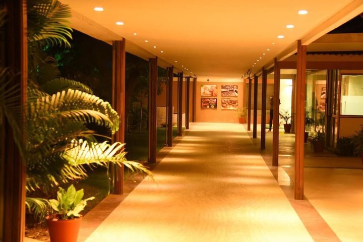 Ballroom/Hall 51 of 68