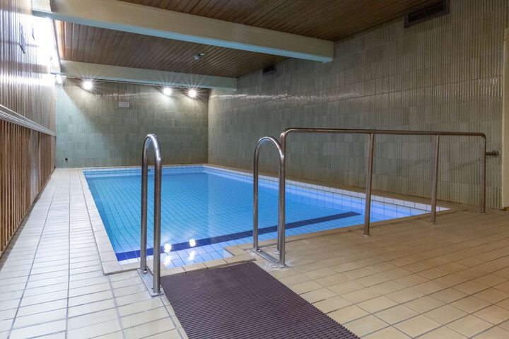 Pools & Facilities
