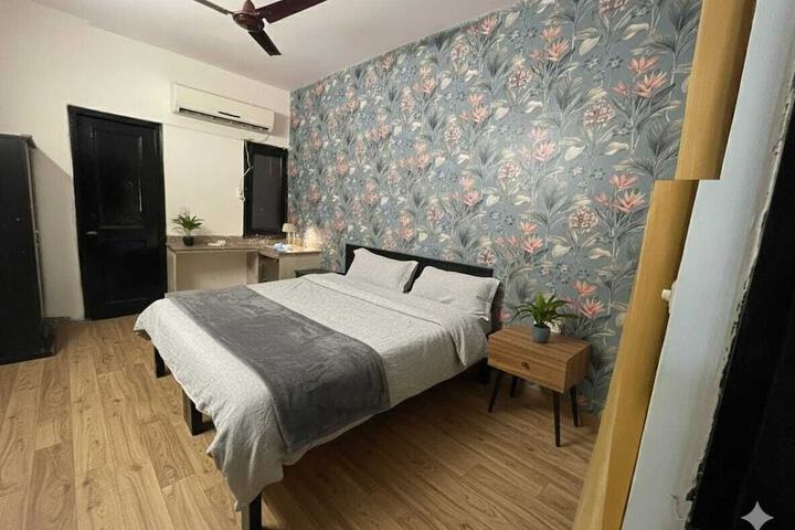 Room 5 of 22