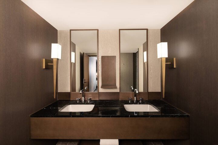 Room 32 of 78