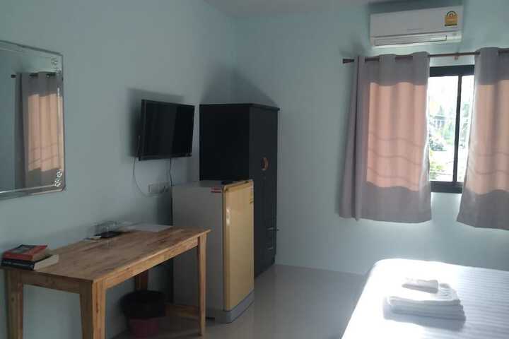 Room 12 of 37