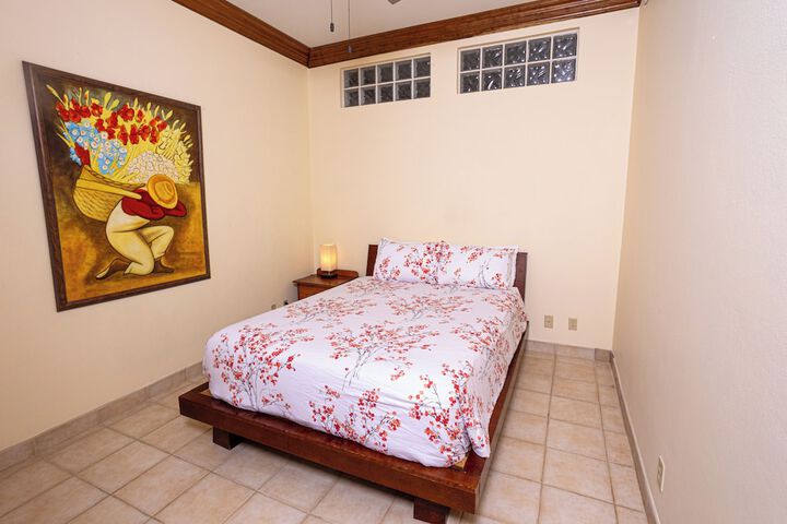 Room 35 of 168