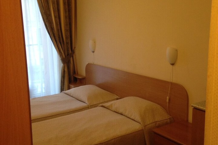 Room 3 of 19