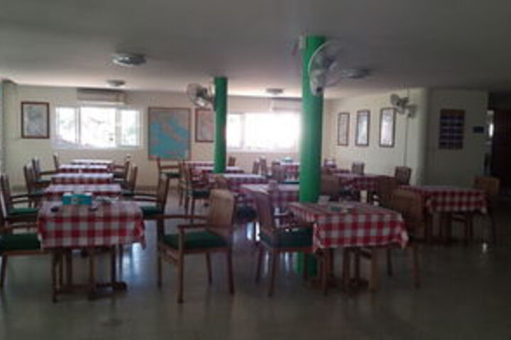 Dining 33 of 34