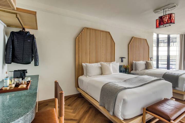 Room 10 of 120