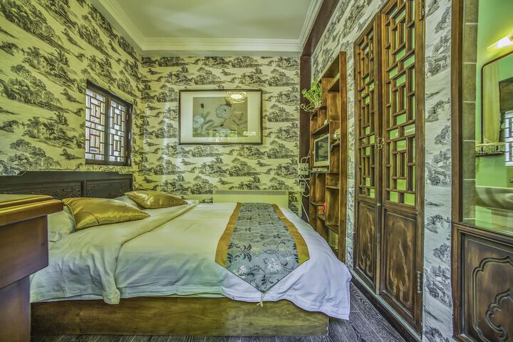 Room 5 of 69