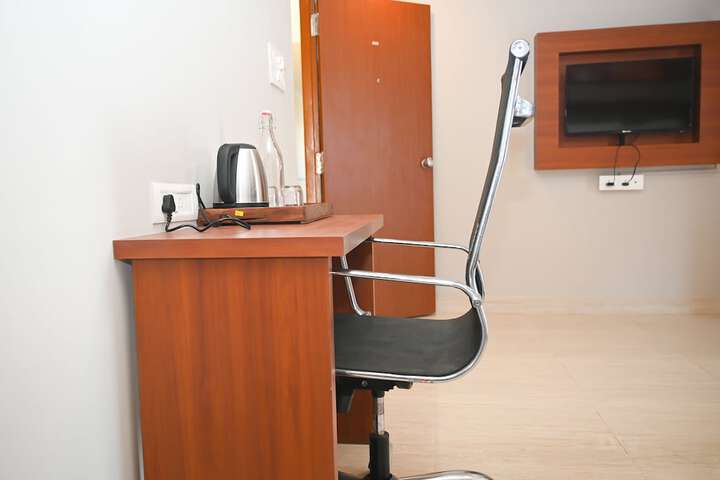 Room 10 of 19