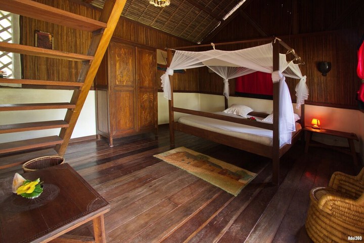 Room 8 of 62