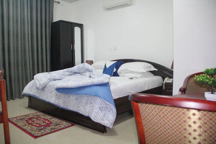 Room 14 of 42
