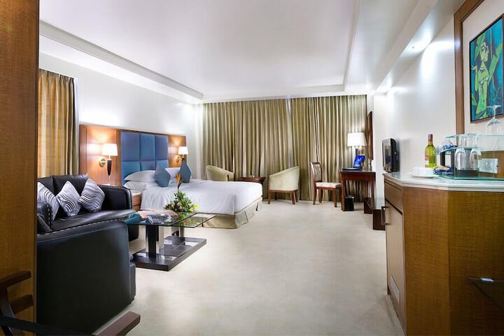 Room 10 of 21