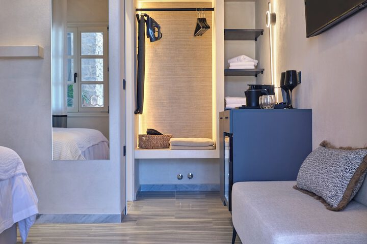 Room 16 of 45