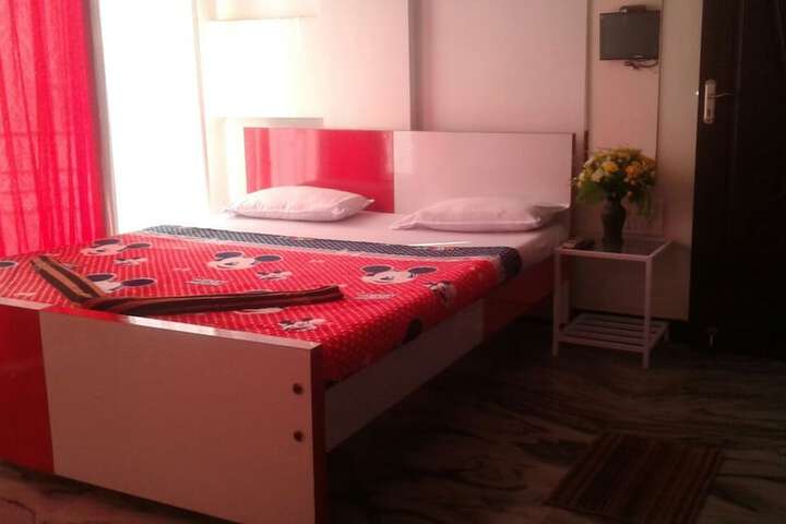 Room 27 of 29