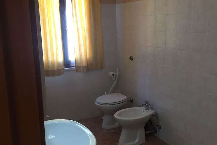 Room 18 of 33