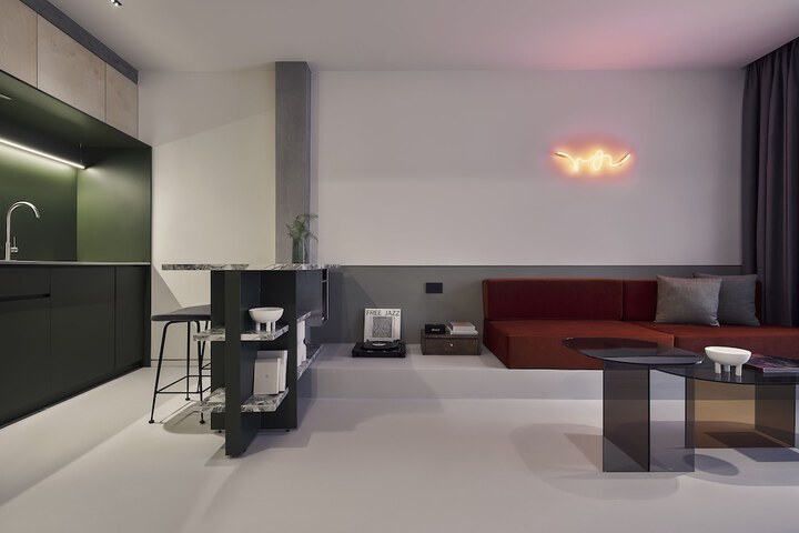 Room 25 of 59