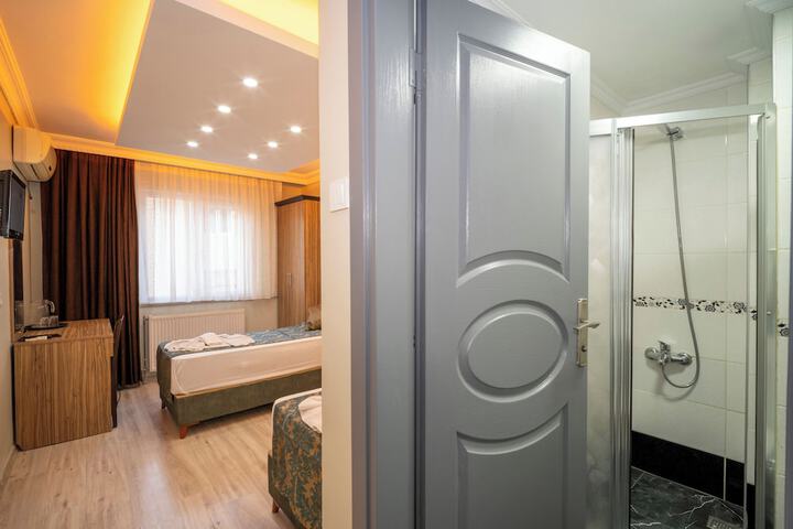 Room 43 of 90