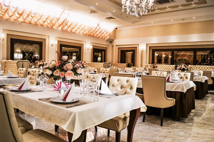 Dining 78 of 102