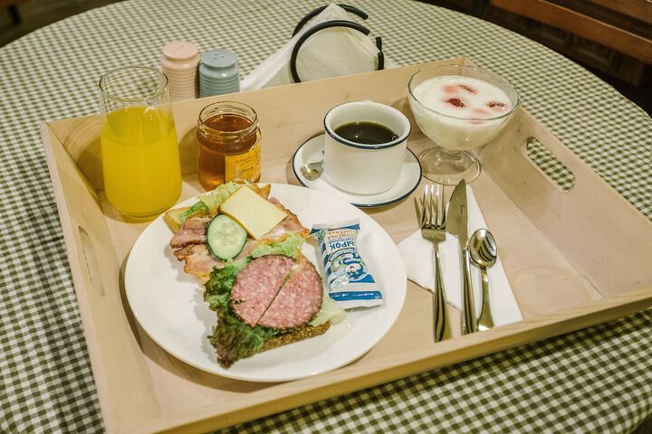 Breakfast/Coffee Service 64 of 127