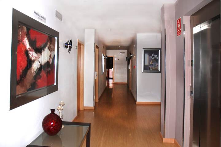 Ballroom/Hall 35 of 37