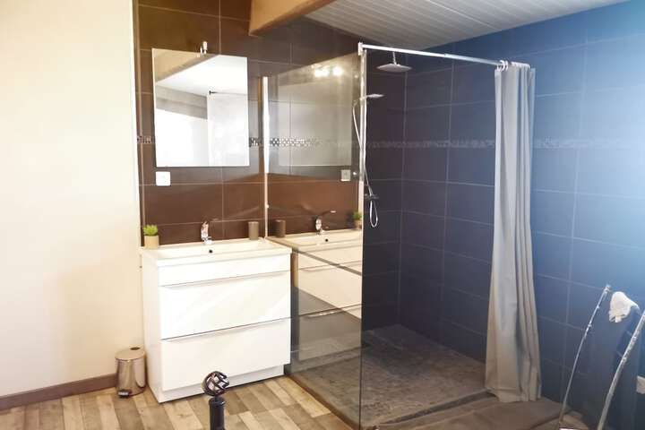 Room 3 of 13