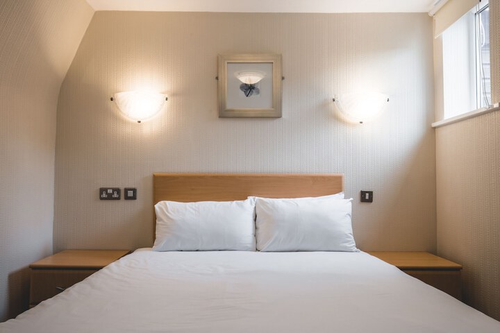 Room 13 of 39
