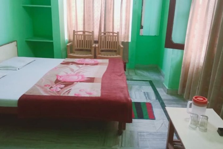 Room 5 of 16