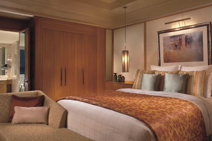 Room 16 of 127
