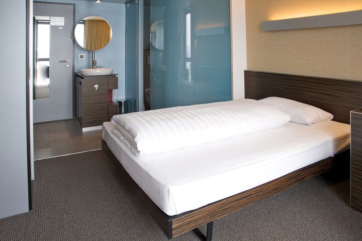Room 16 of 75