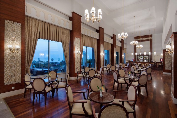 Dining 95 of 121