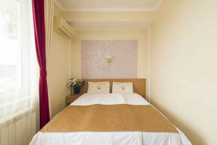 Room 6 of 33