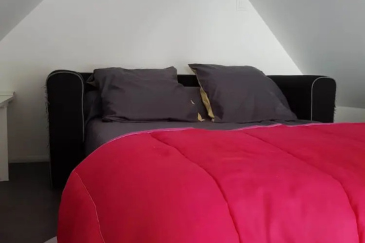 Room 6 of 13