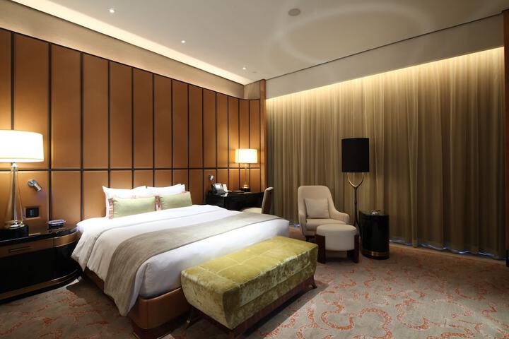 Room 16 of 61