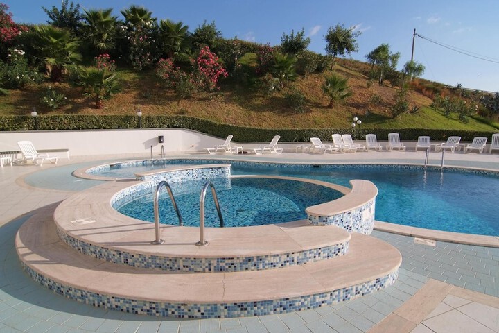 Pool Hotel