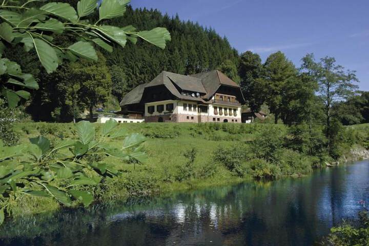 Hotel Entry