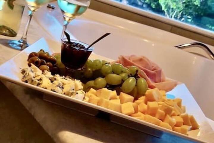 Dining 62 of 98