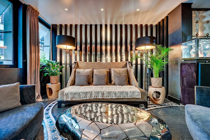 Lounge 71 of 83