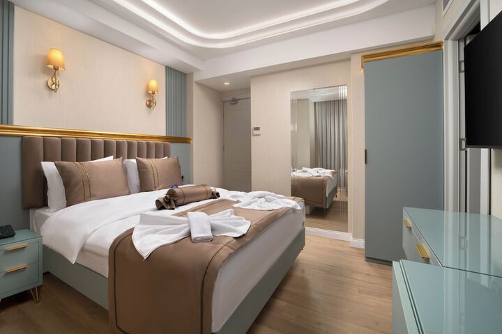 Room 4 of 72