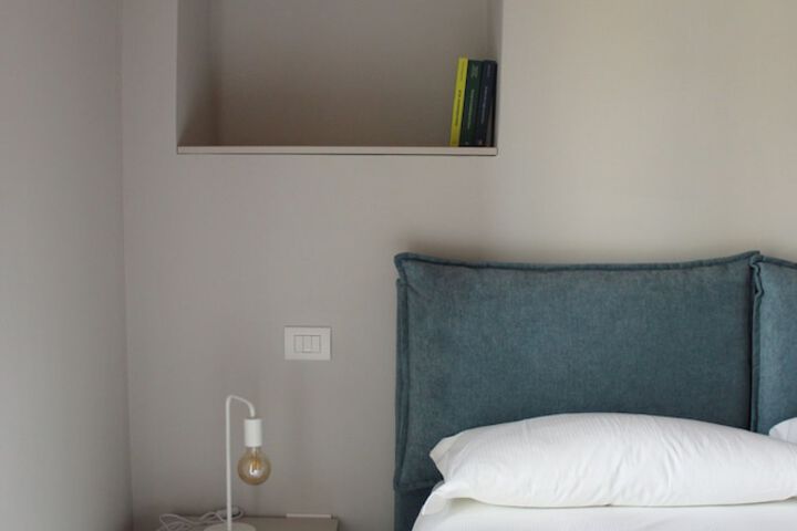 Room 18 of 103