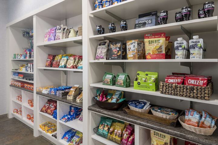Snack bar