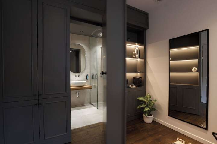 Room 10 of 15