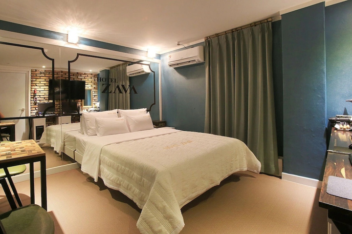 Room 2 of 16