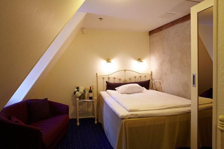 Room 16 of 91