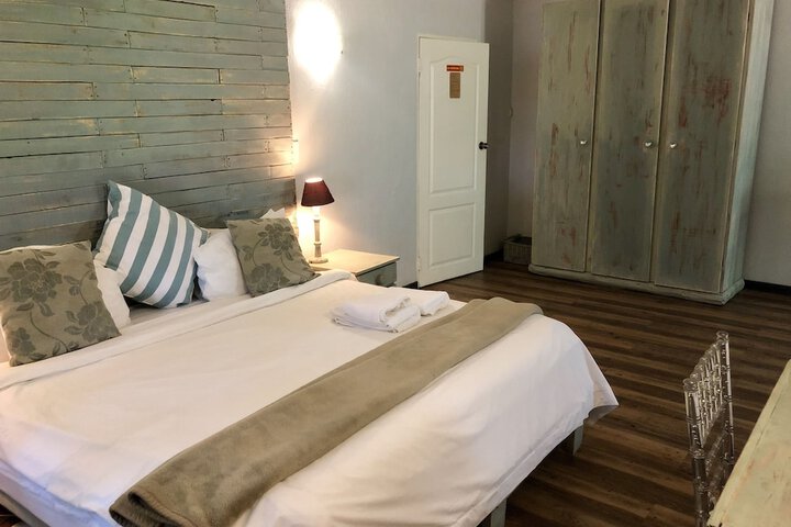 Room 18 of 80