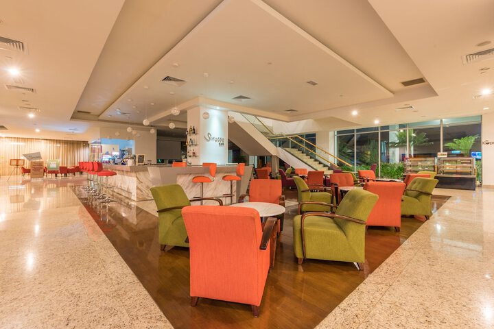 Lounge 100 of 135