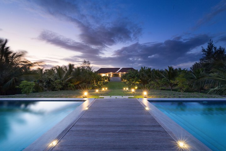 Pool 30 of 63