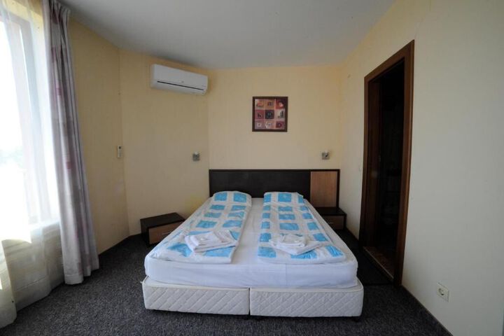 Room 33 of 41