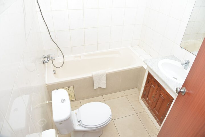 Room 25 of 41