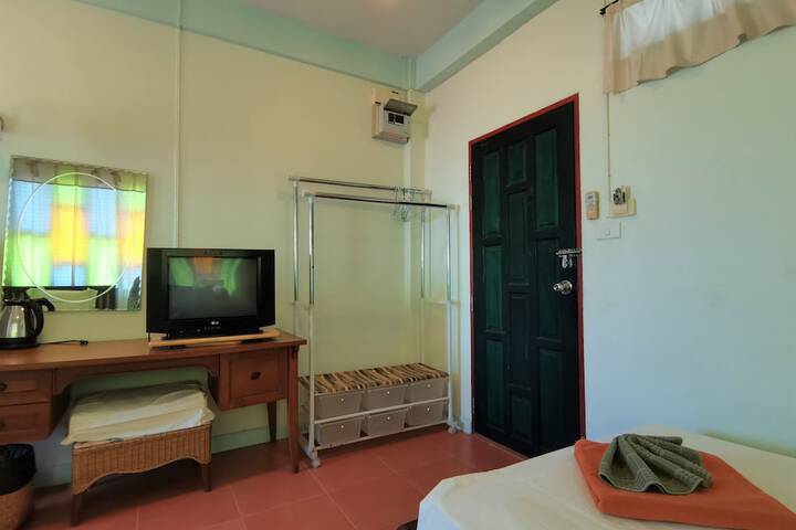 Room 9 of 30