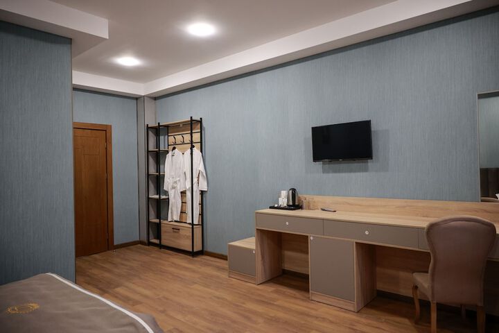 Room 30 of 42