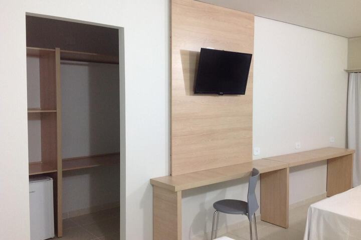 Room 16 of 40