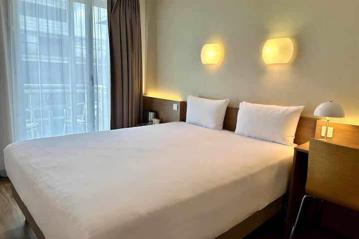 Room 18 of 46